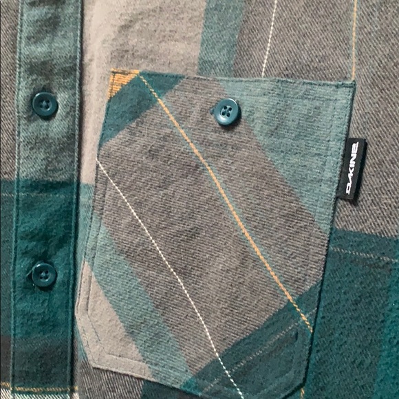 Dakine Heavy Plaid Shirt Size Medium - Picture 3 of 4